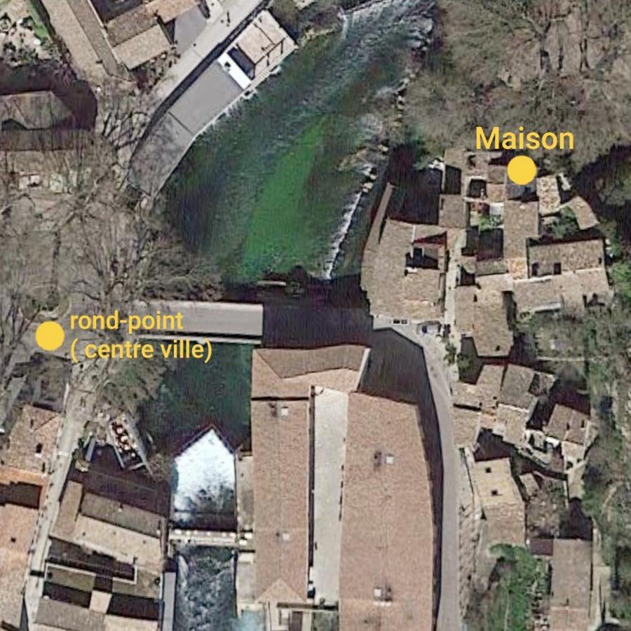 Maison Au Coeur De De Vaucluse, Nichée Sur Le Rocher Et Surplombant La Sorgue *